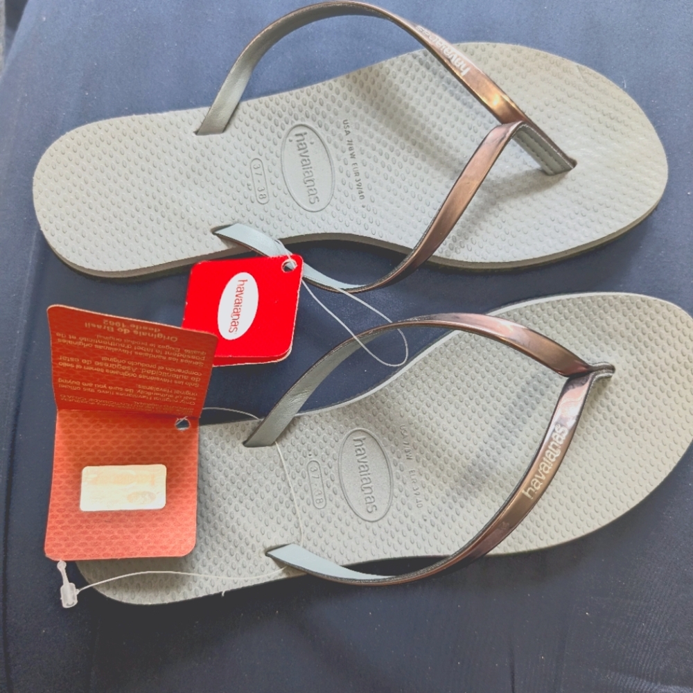 Havaianas You Metallic Flip-Flops Gray (NWT)